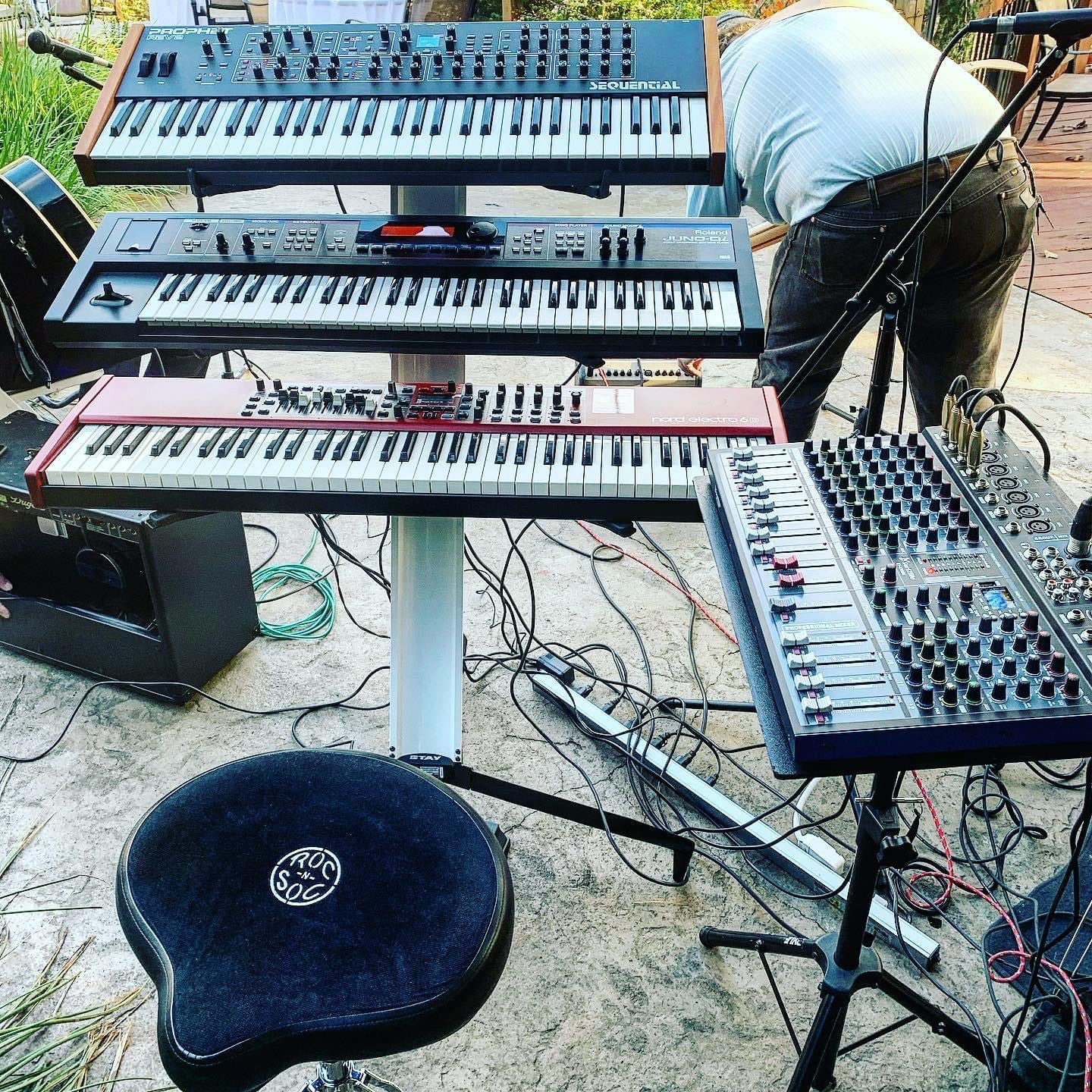 SurfZilla Monster Streamline  Mixer 12 Channel + Drum Recording 101